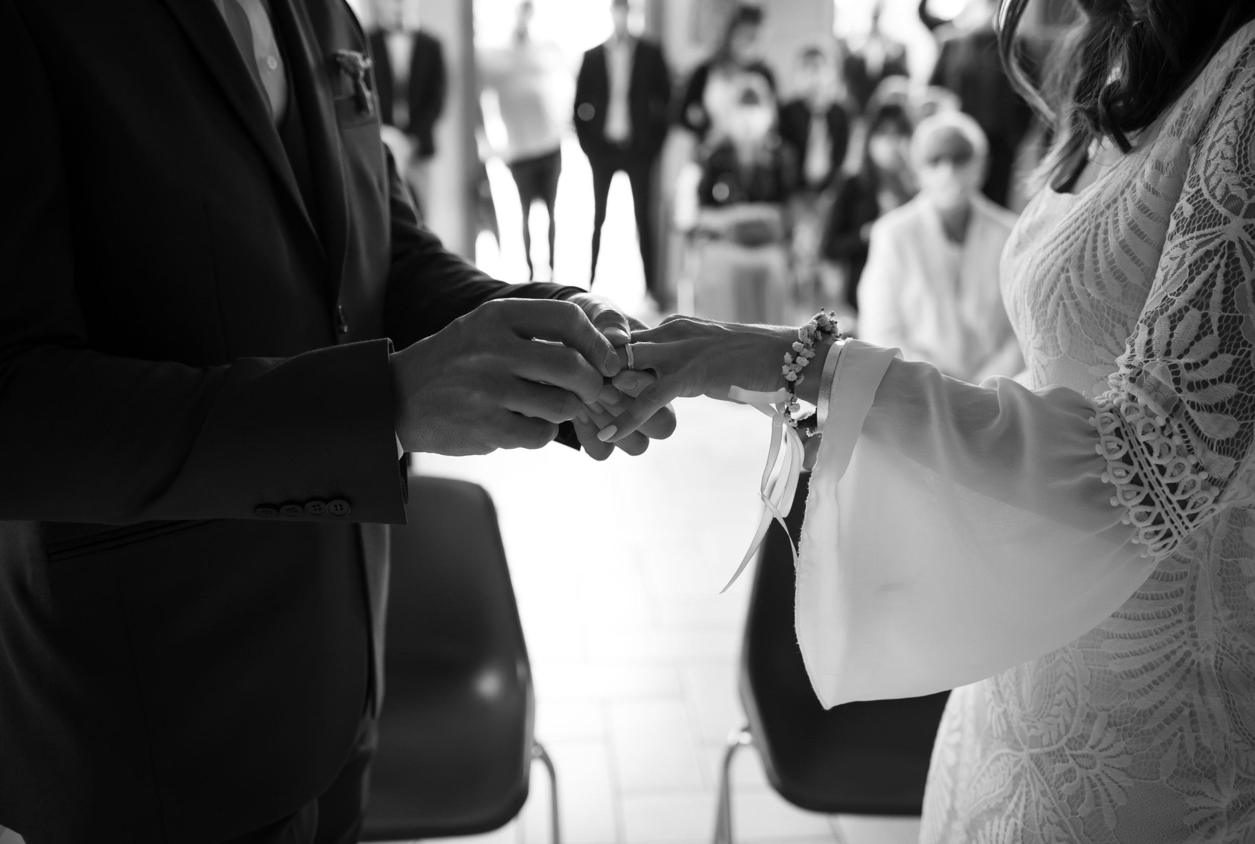 mariage-mariés-robe-de-mariée-photographe-mariage-agen-lot-et-garonne-aquitaine-sophie-daniel-photographie-cérémonie-laïque-bohème