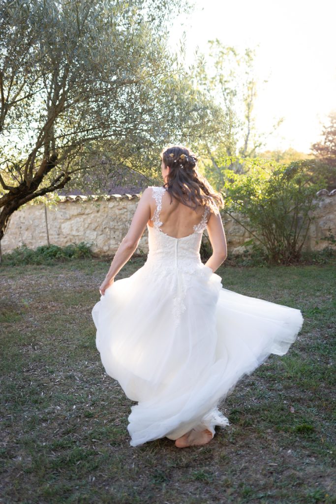 mariage-mariés-robe-de-mariée-photographe-mariage-agen-lot-et-garonne-aquitaine-sophie-daniel-photographie-cérémonie-laïque-bohème